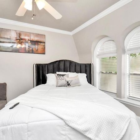 Stunning Private Room In Town Home Houston Exterior foto